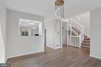 4043 Lake Glen Rd in Fairfax, VA - Building Photo - Building Photo