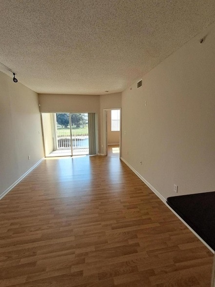 2100 Greenview Shores Blvd, Unit 510 in Wellington, FL - Building Photo - Building Photo