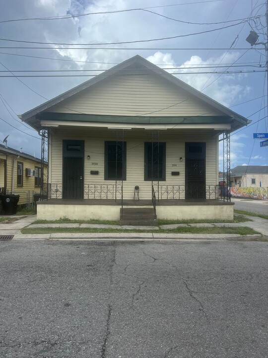 1938-1940 Spain St in New Orleans, LA - Building Photo