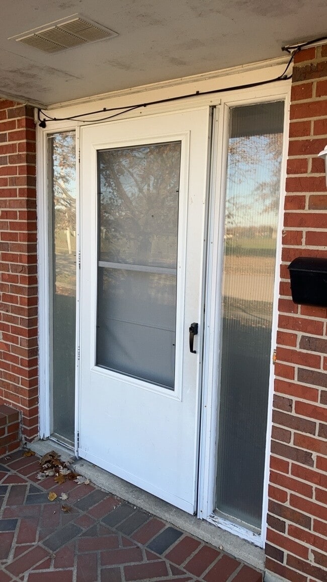 970 W Alkaline Springs Rd in Vandalia, OH - Building Photo - Building Photo