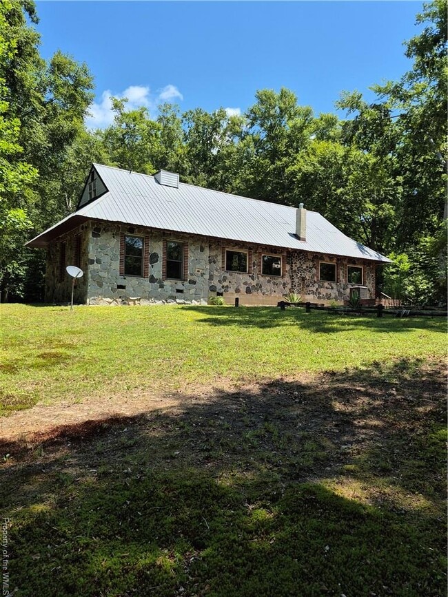 9050 Higgins Rd in Quinton, VA - Building Photo - Building Photo