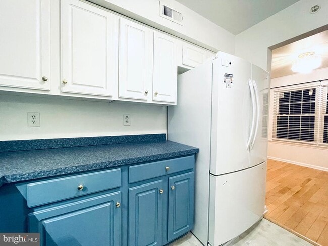 property at 3005 Creekside Ct