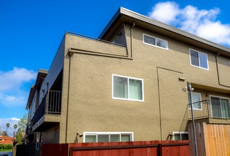 1442 Gordon Apartments in Redwood City, CA - Foto de edificio - Building Photo