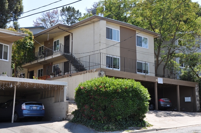 30 Carquinez Scenic Dr in Martinez, CA - Building Photo