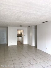 2935 SE 15th Pl in Cape Coral, FL - Building Photo - Building Photo