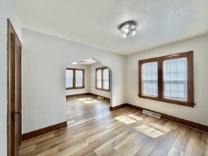 1212 Center Ave in Janesville, WI - Building Photo - Building Photo