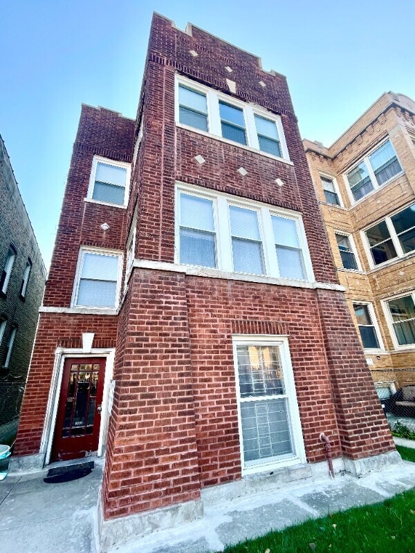 property at 3237 W Thomas St