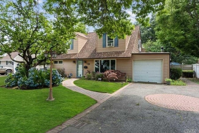 property at 341 Pin Oak Ln