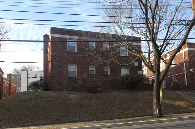 93 Hawaii Ave NE in Washington, DC - Foto de edificio - Building Photo