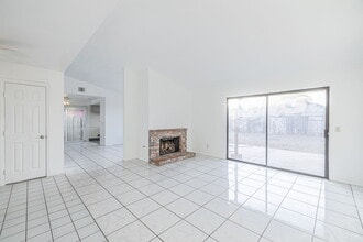 38659 Angele Trumpet Ct in Palmdale, CA - Building Photo - Building Photo