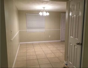 3509 Nixon Rd in Holiday, FL - Foto de edificio - Building Photo