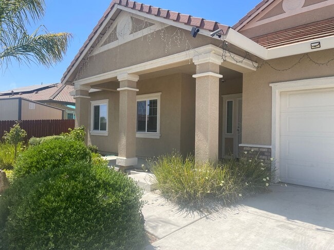 519 Camelot Dr in Manteca, CA - Building Photo - Building Photo