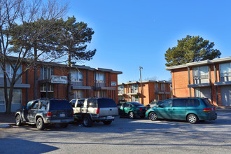 Pennington Place Apartments in Oklahoma City, OK - Foto de edificio - Building Photo