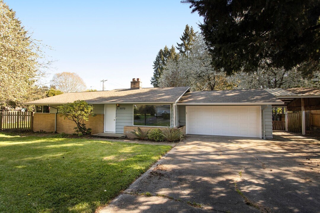 9370 SW Killarney Ln in Tualatin, OR - Building Photo