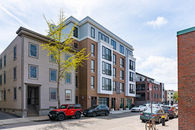 Vantage Point in South Boston, MA - Foto de edificio - Building Photo