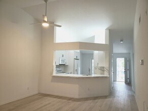 859 Tanbark Dr, Unit 204 in Naples, FL - Building Photo - Building Photo