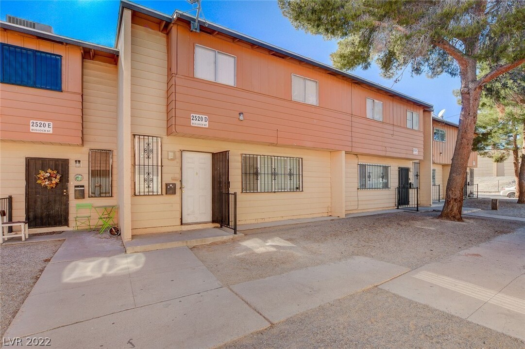 2520 Bulloch St, Unit C in North Las Vegas, NV - Building Photo