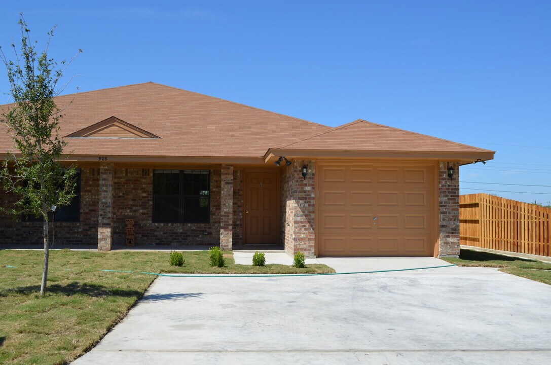 908 Rebecca Ln in Harker Heights, TX - Building Photo