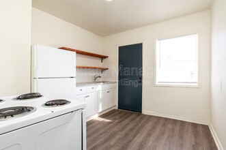 815 S Beverly St-Unit -815b in Wichita, KS - Building Photo - Building Photo