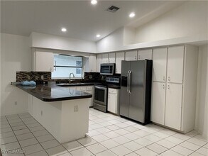 761 93rd Ave N in Naples, FL - Building Photo - Building Photo