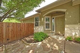 1800 Jentsch Ct in Austin, TX - Building Photo - Building Photo