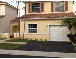 17977 SW 8th St in Pembroke Pines, FL - Building Photo