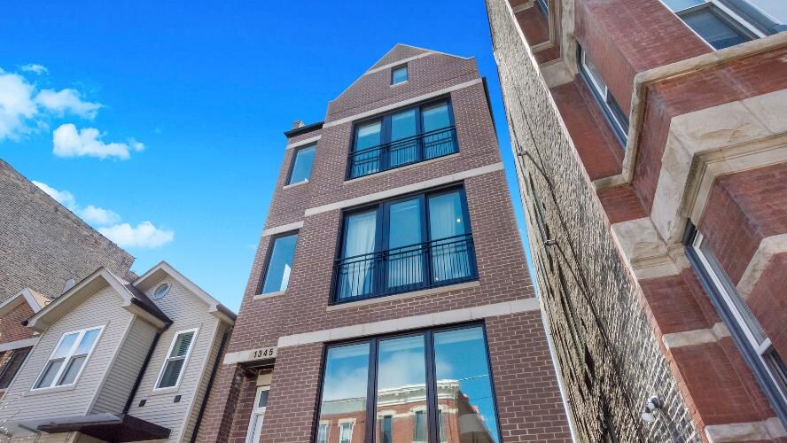 1345 W Huron St in Chicago, IL - Building Photo