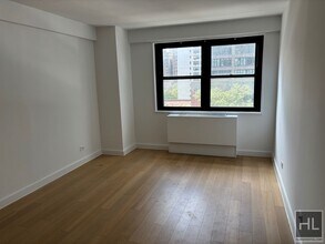 East 39th Street in New York, NY - Building Photo - Building Photo