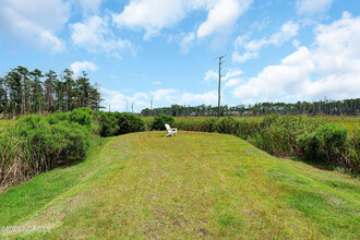 4203 River Rd-Unit -Apt 201 in Wilmington, NC - Building Photo - Building Photo