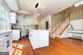 13039 Glen Mill Rd in Rockville, MD - Building Photo - Building Photo