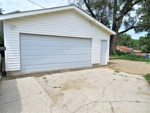 2317 S Henry St in Sioux City, IA - Building Photo - Building Photo