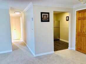 1321 Worcester Rd, Unit 603 in Framingham, MA - Building Photo - Building Photo