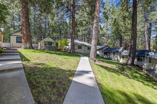 Pioneer Court in Nevada City, CA - Building Photo