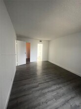 8301 Sands Point Blvd in Tamarac, FL - Building Photo - Building Photo