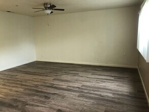 **Reserve for Summer 2025** 4 bedrooms ONE in Chico, CA - Foto de edificio - Interior Photo