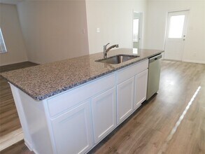 10775 Sora Dr in Willis, TX - Building Photo - Building Photo