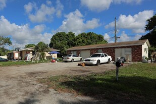 3961 Allison Ct in Lake Worth, FL - Building Photo