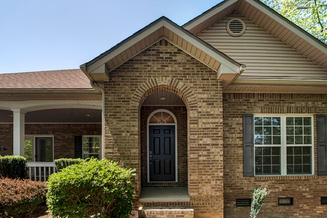 111 Waynoka Ln in Loudon, TN - Building Photo - Building Photo