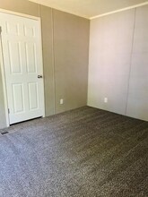 175 Parker Lake Dr in Oxford, MI - Building Photo - Building Photo