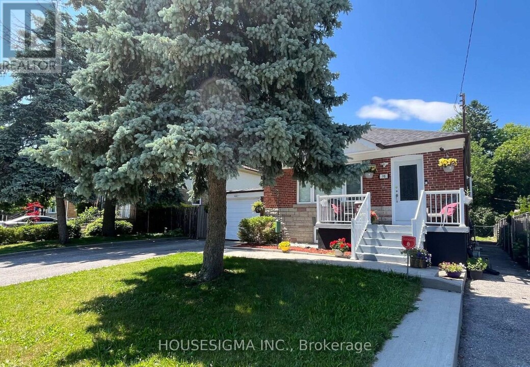 98 Flora Dr in Toronto, ON - Building Photo