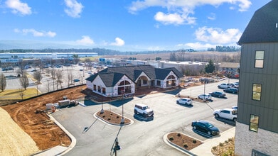 Elevate Town Center in Waynesboro, VA - Foto de edificio - Building Photo