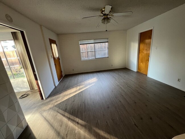 1444 NE 10th St in Grants Pass, OR - Building Photo - Building Photo