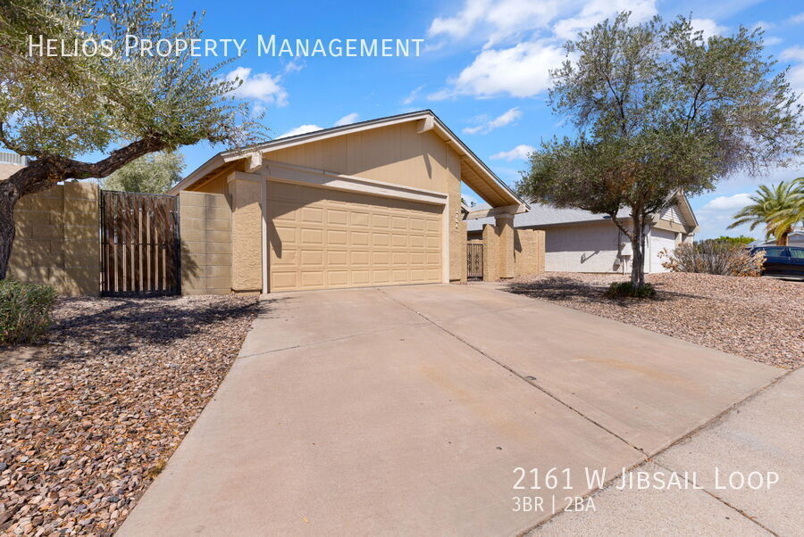 2161 W Jibsail Loop in Mesa, AZ - Foto de edificio