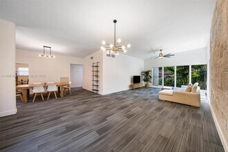 9400 E Bay Harbor Dr in Bay Harbor Islands, FL - Building Photo - Building Photo