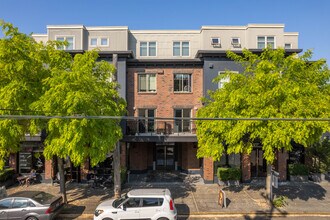Willows on Tenth in Seattle, WA - Building Photo - Building Photo