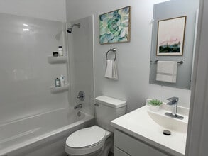 Forest View On 11th in Kalamazoo, MI - Building Photo - Building Photo