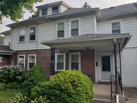 754 E Washington Ave in Bethlehem, PA - Building Photo