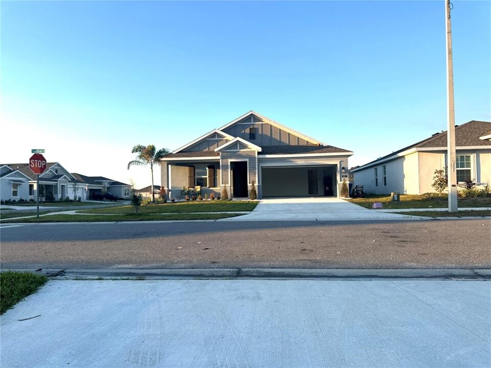 401 Sandbar Ln in Haines City, FL - Building Photo