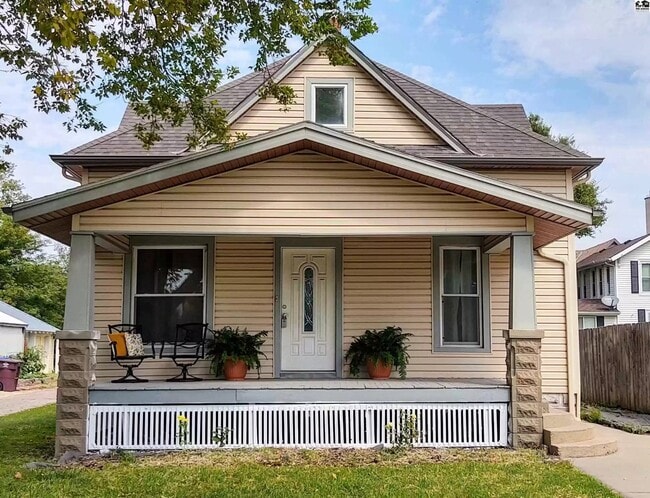 property at 310 W Marlin St