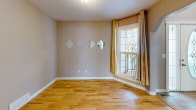 9301 Lakeland Dr in Grande Prairie, AB - Building Photo - Building Photo